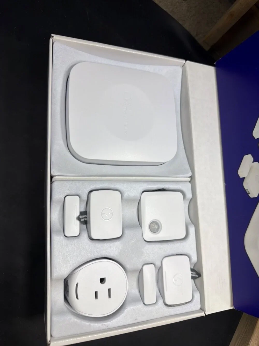 Samsung SmartThings Home Monitoring Kit STH-ETH-250 Hub Sensors Outlet New Box